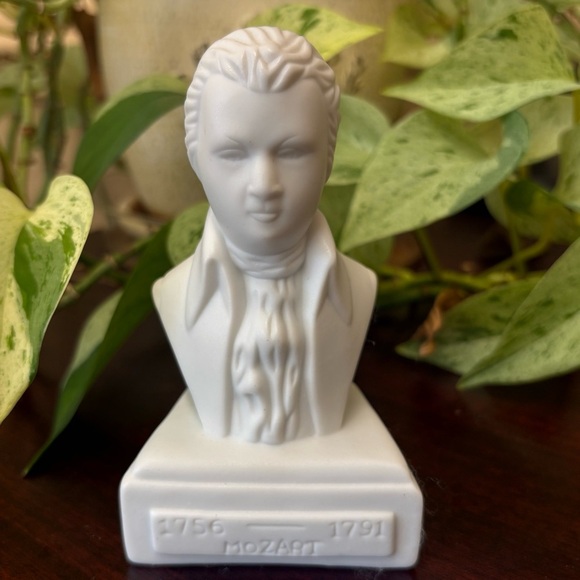 Porcelain Wolfgang Amadeus Mozart Composer Bust Figurine Statue Willis Music 5" - Picture 1 of 9